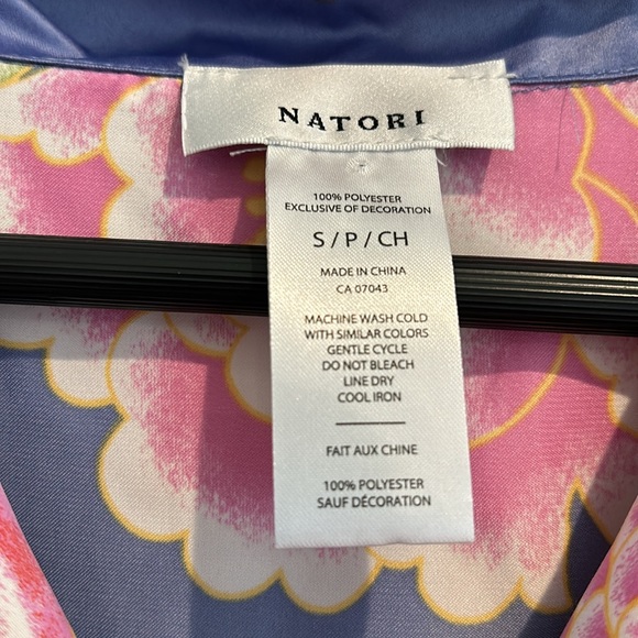 Natori Satin feel cropped pyjama set, oversized Small never worn - Picture 3 of 6